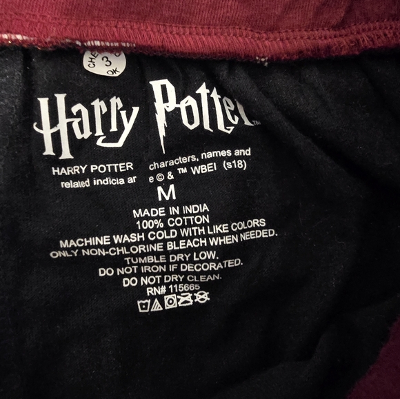 Gryffindor Women's Pajama Shorts - Picture 2 of 5